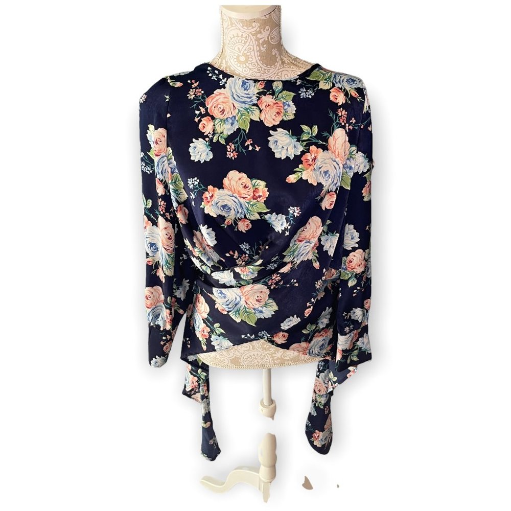 Envision Studio Women’s Satin long sleeve floral top with open back size medium.